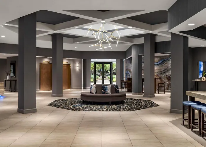 Crowne Plaza Edison By Ihg